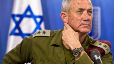 نقابة الصحفيين الفلسطينيين تطالب قناة الغد بالاعتذار الصريح لاستضافتها المجرم &quot;غانتس&quot;