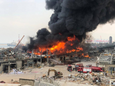 اندلاع حريق كبير في مرفأ بيروت مجدداً (فيديو)