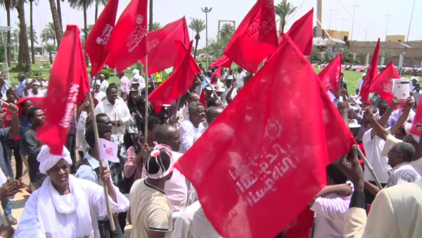 الشيوعي السوداني يدعو المنظات الدولية لمد يد العون إلى الشعب اللبناني